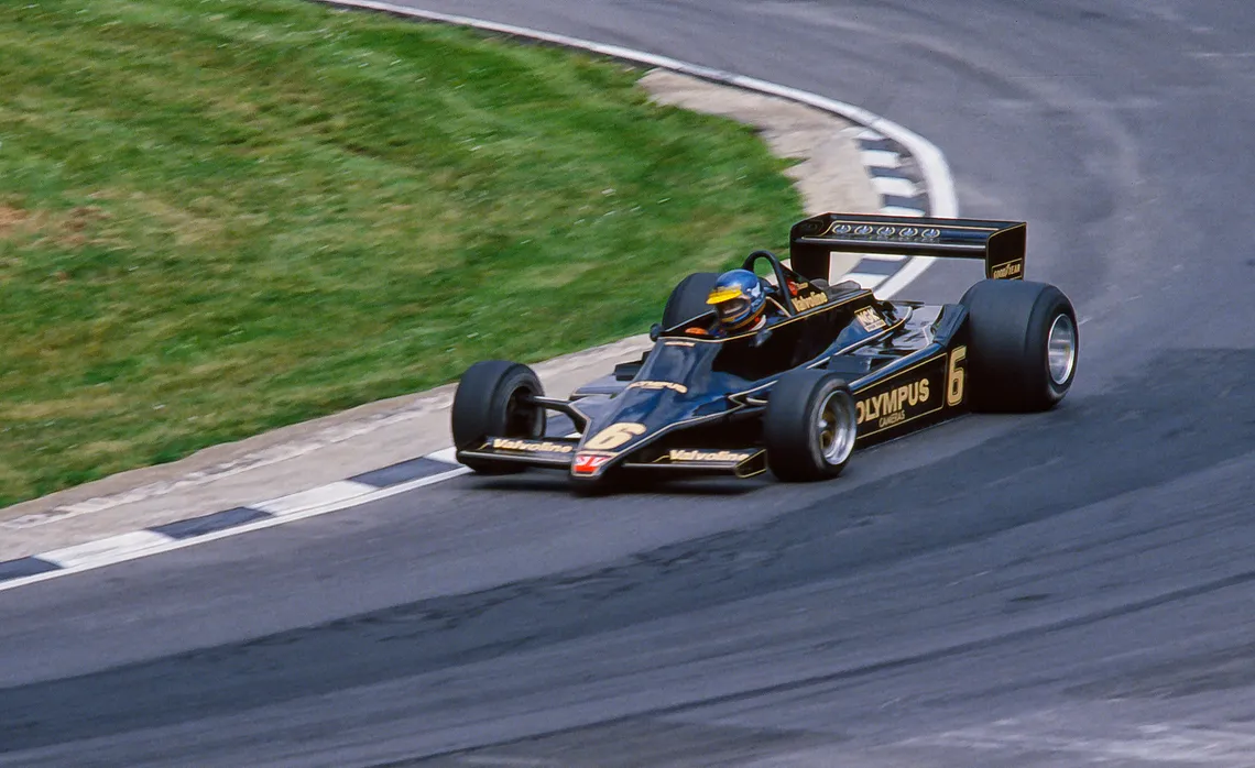 Рони Петерсон с Lotus 79 в цветовете на John Player Special, Брандс Хач, 1978 г.